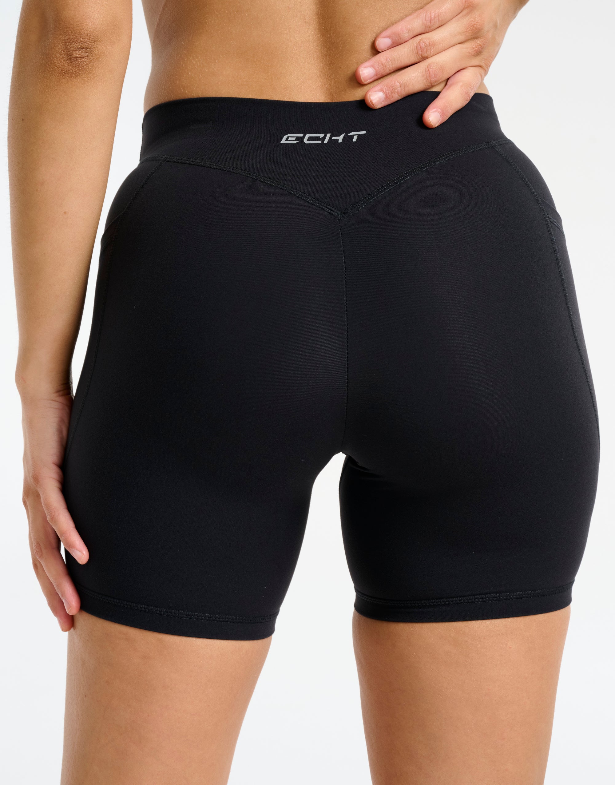 Ascend Pocket Mid-Waist Shorts 6" - Black