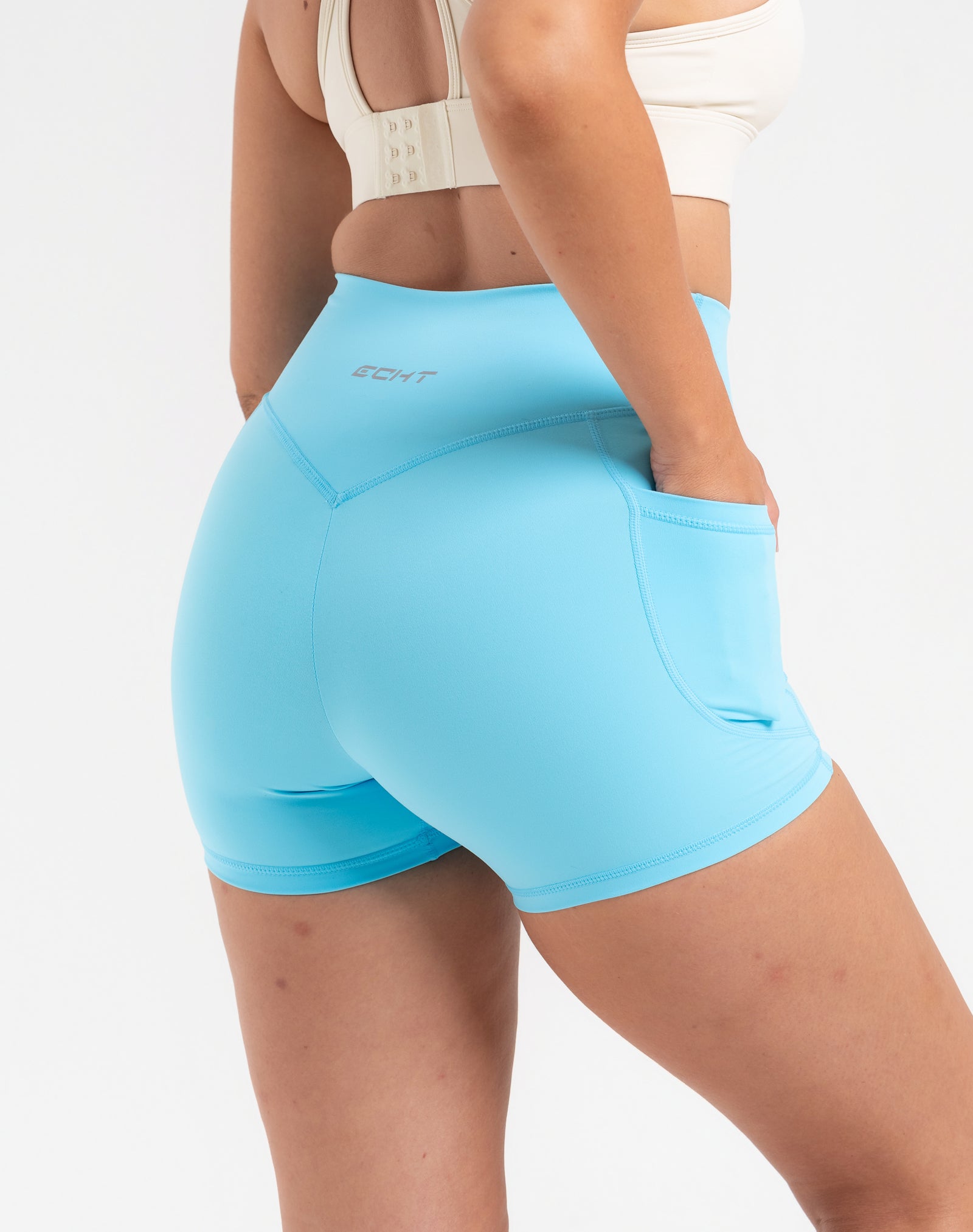 Ascend Pocket Shorts 4" - Baby Blue