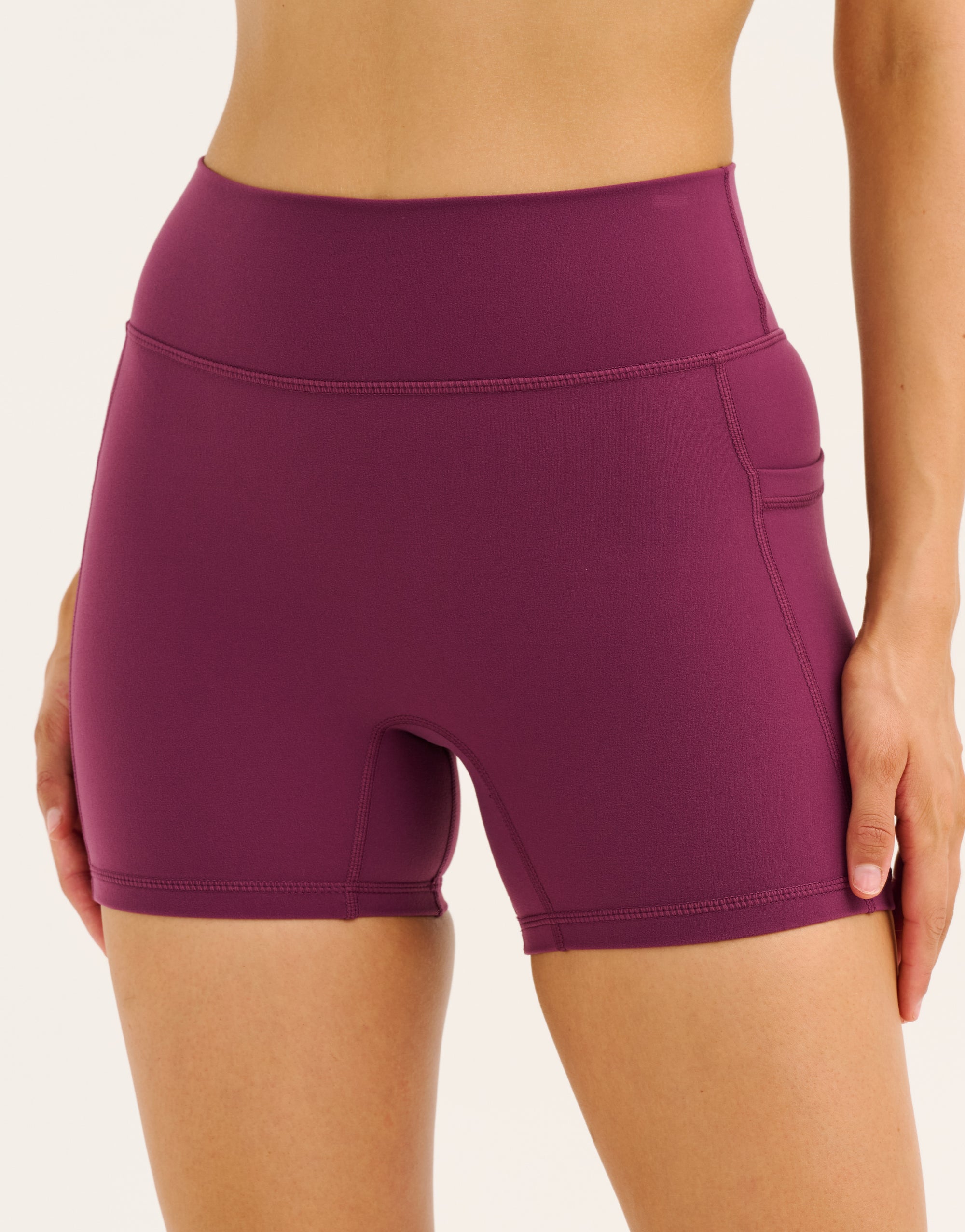 Ascend Pocket Shorts 4" - Blackberry