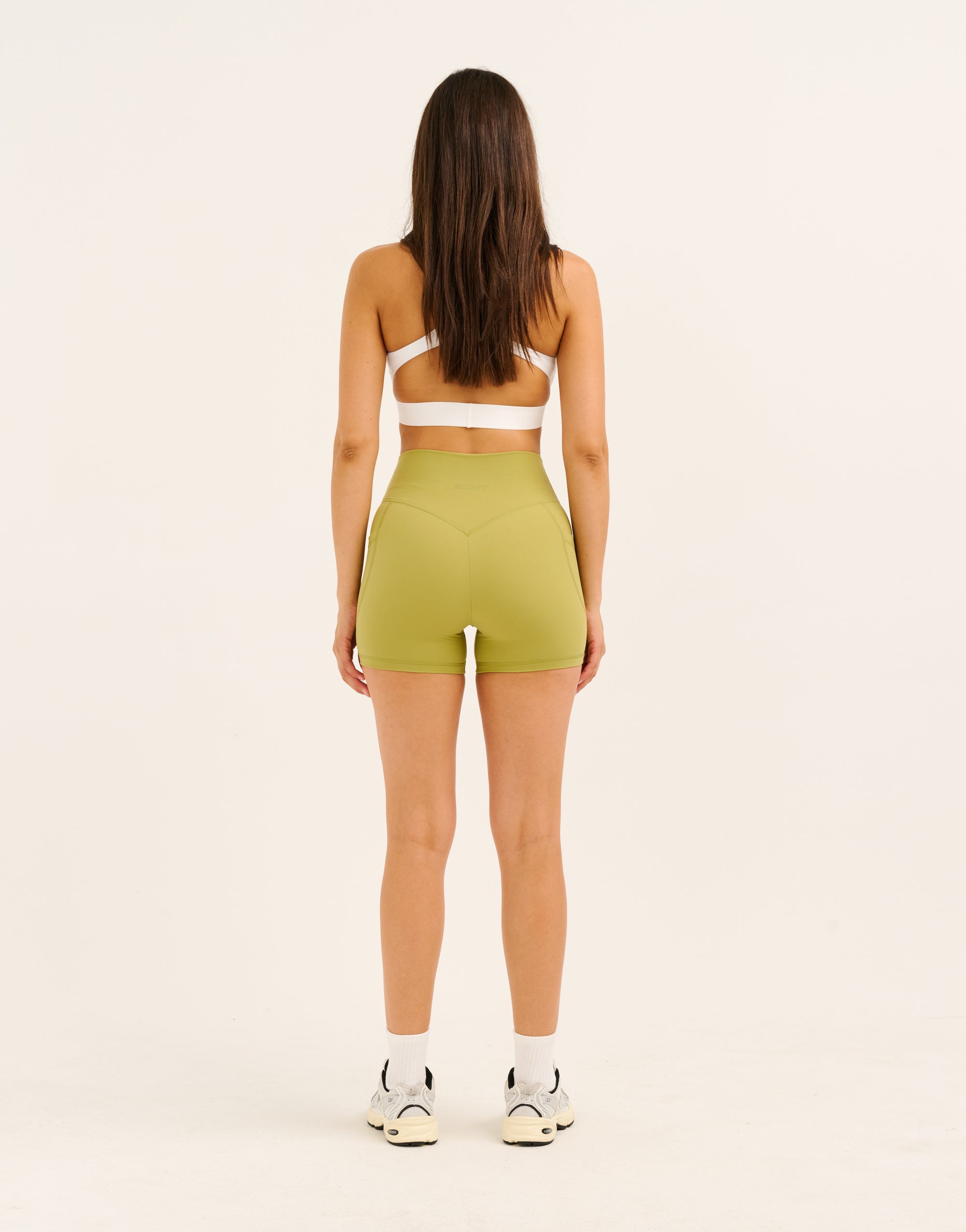 Ascend Pocket Shorts 4" - Olive