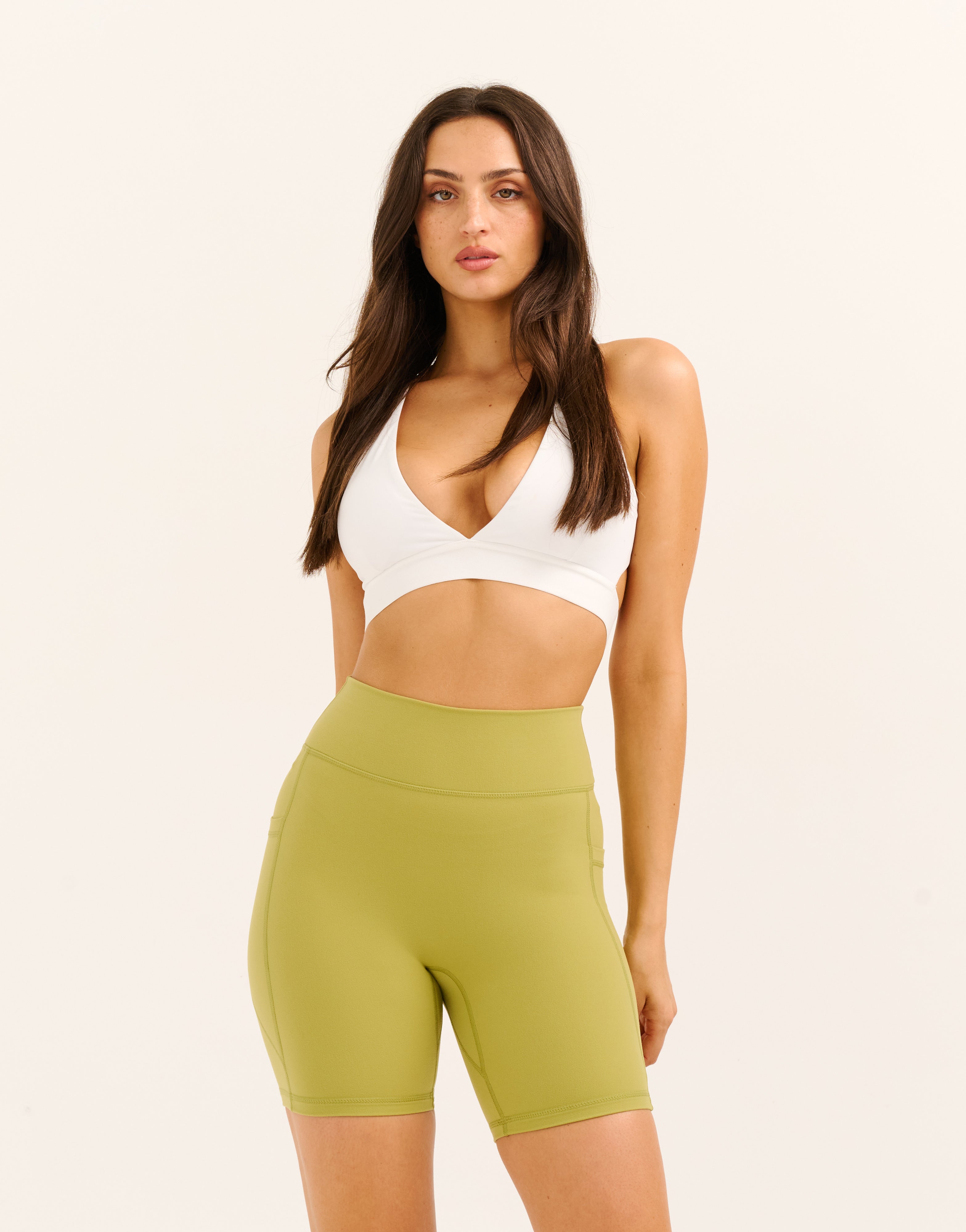 Ascend Pocket Shorts 6" - Olive
