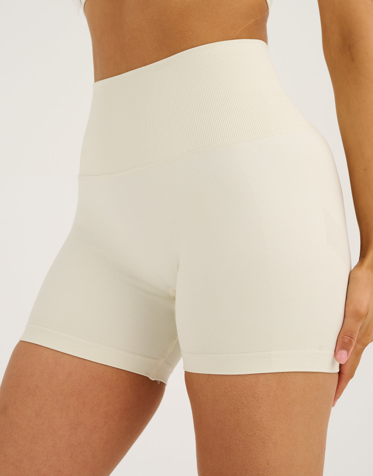 Pulse Invisible Scrunch Shorts - Onyx