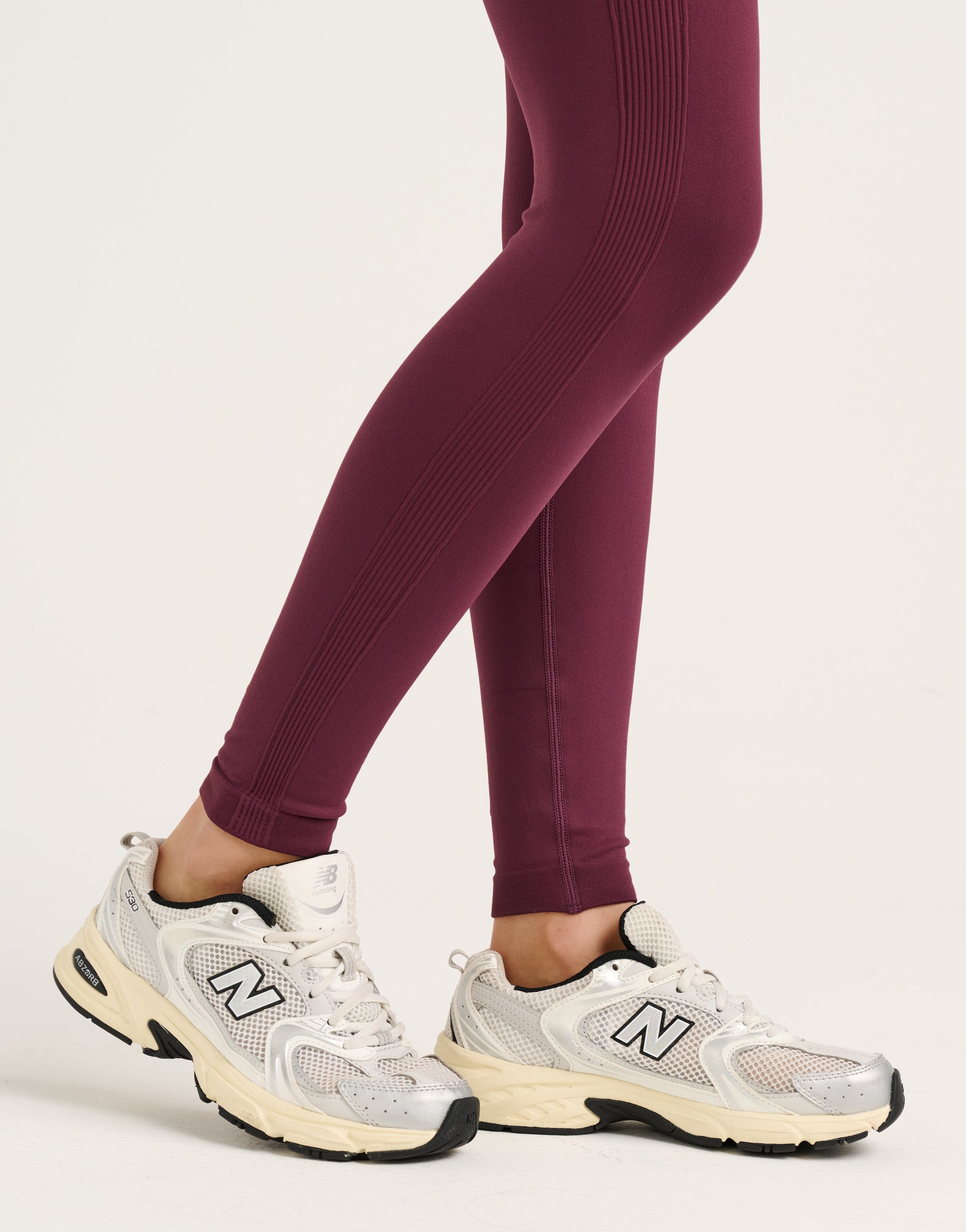 Arise Scrunch Mid-Waist Leggings - Blackberry