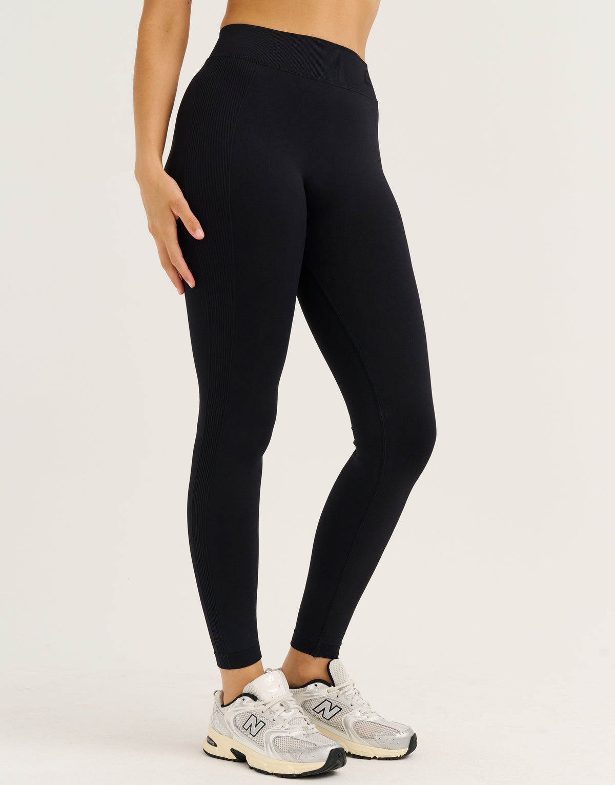 Arise Scrunch Mid-Waist Leggings - Stealth Black
