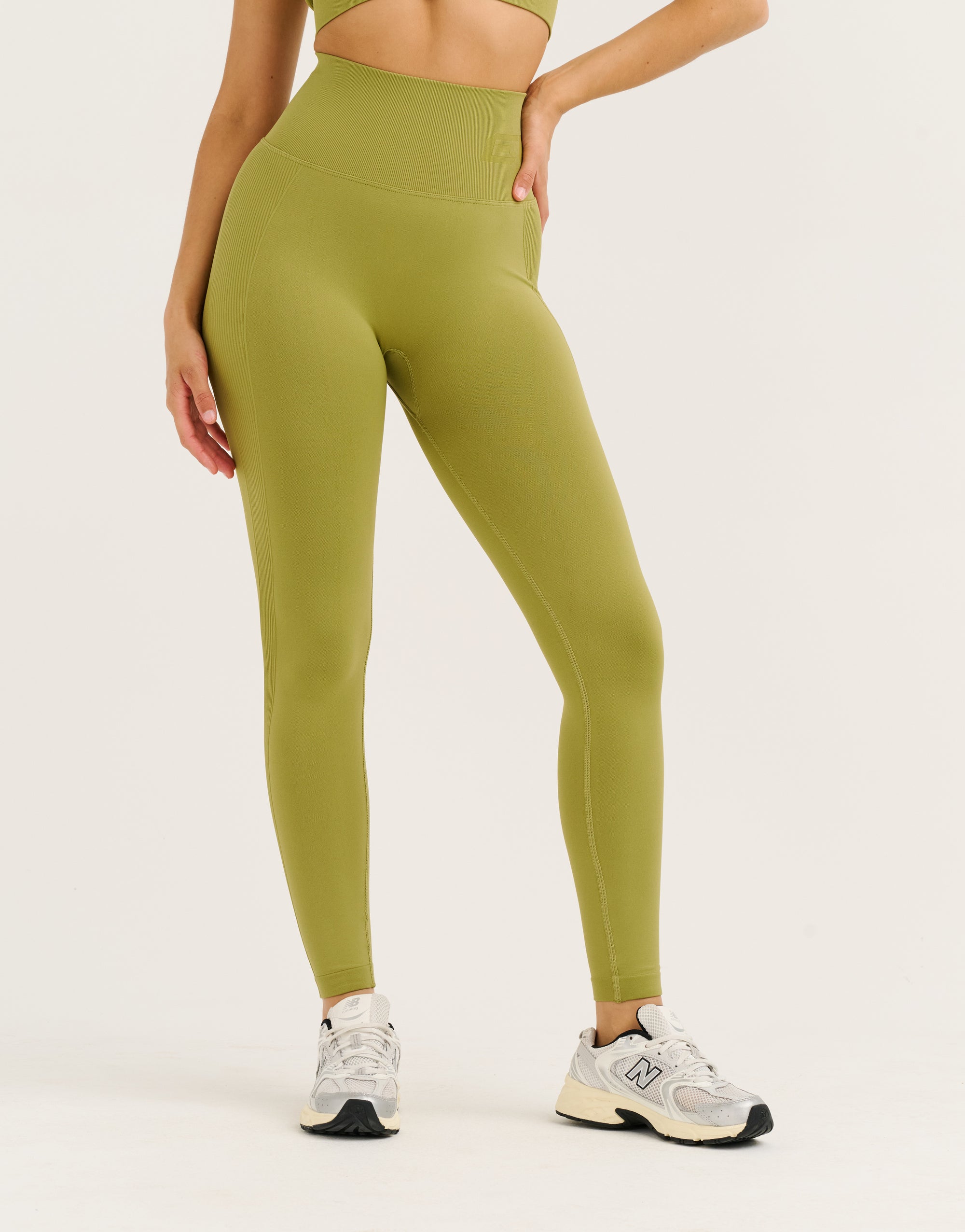 Arise Scrunch Leggings V2 - Olive