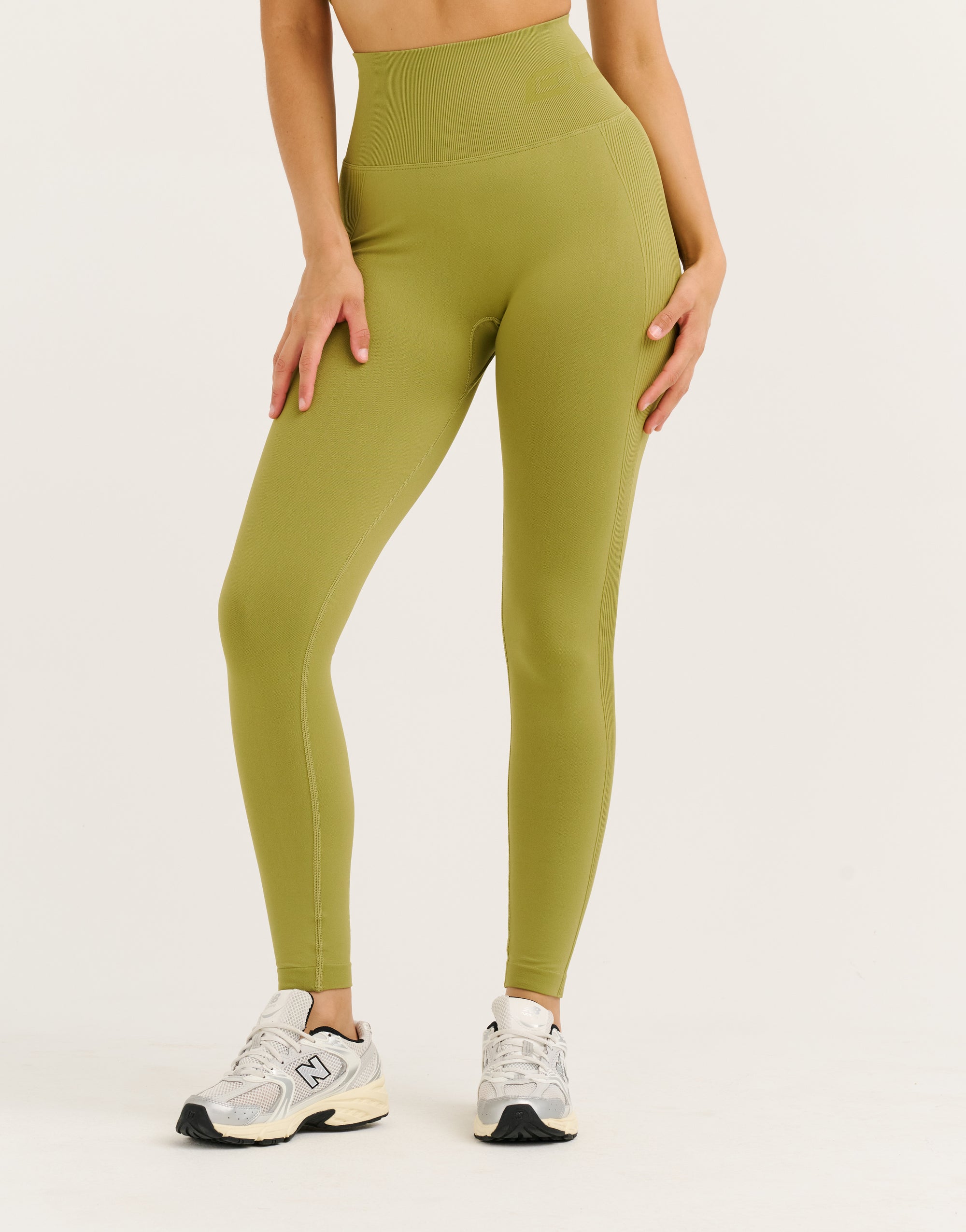 Arise Scrunch Leggings V2 - Olive
