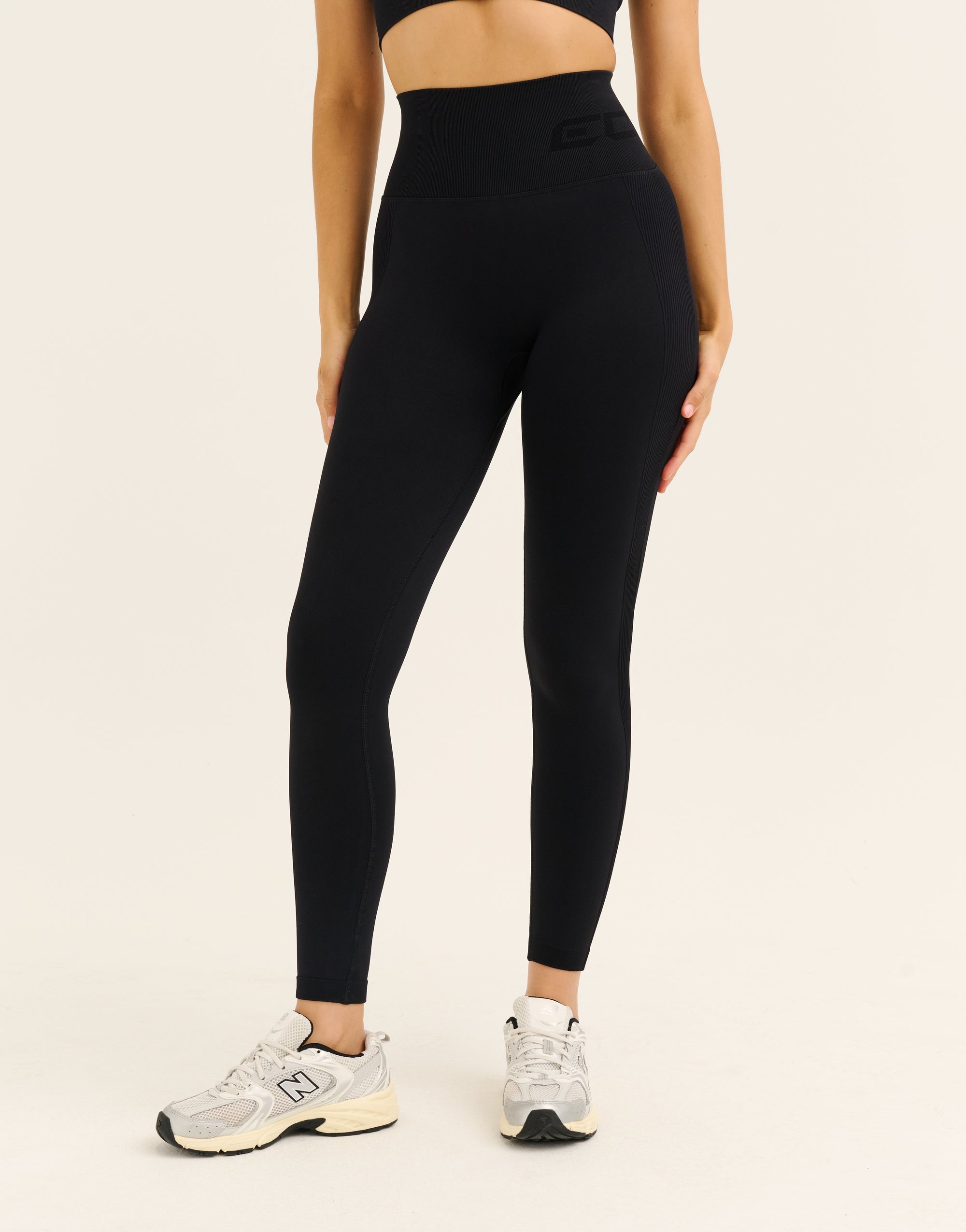 Arise Scrunch Leggings V2 - Stealth Black