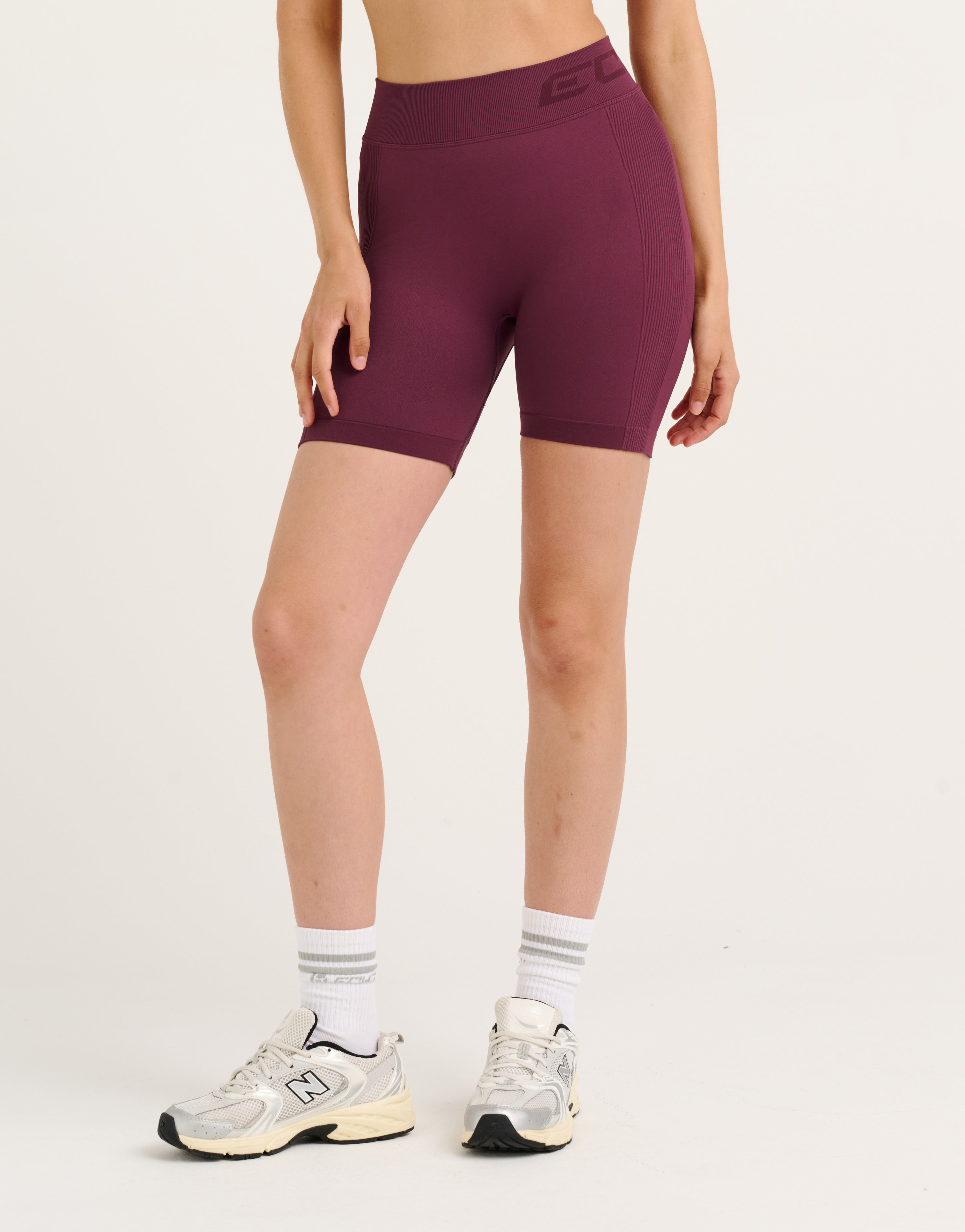Arise Scrunch Mid-Waist Shorts - Blackberry