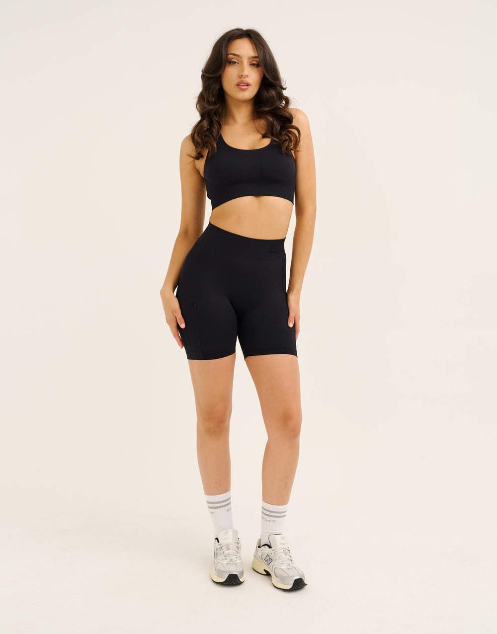 Arise Scrunch Mid-Waist Shorts - Stealth Black