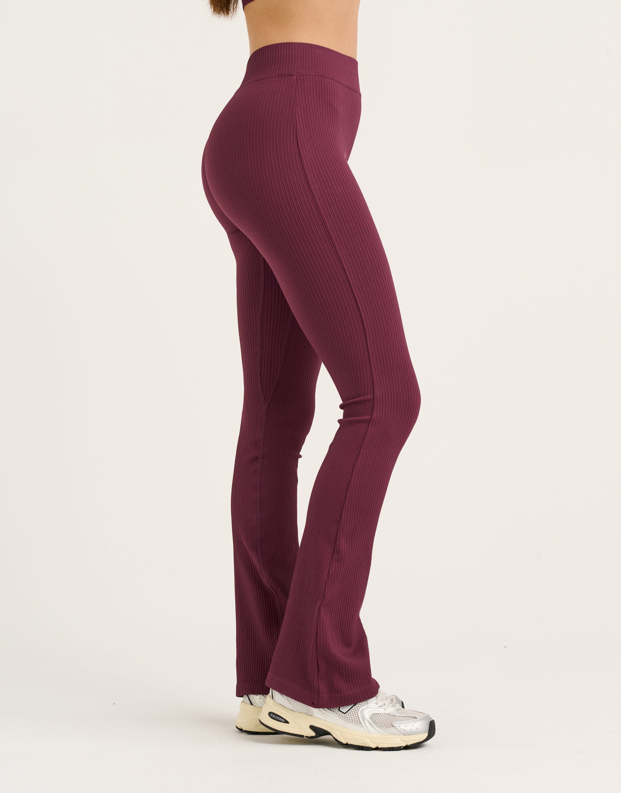 Arise Comfort Mid-Waist Flare Leggings - Blackberry
