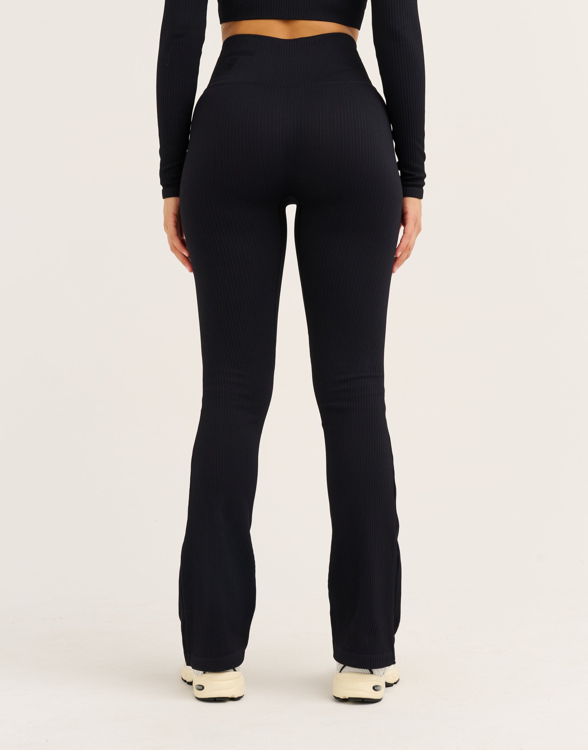 Arise Comfort Flare Leggings V2 - Stealth Black