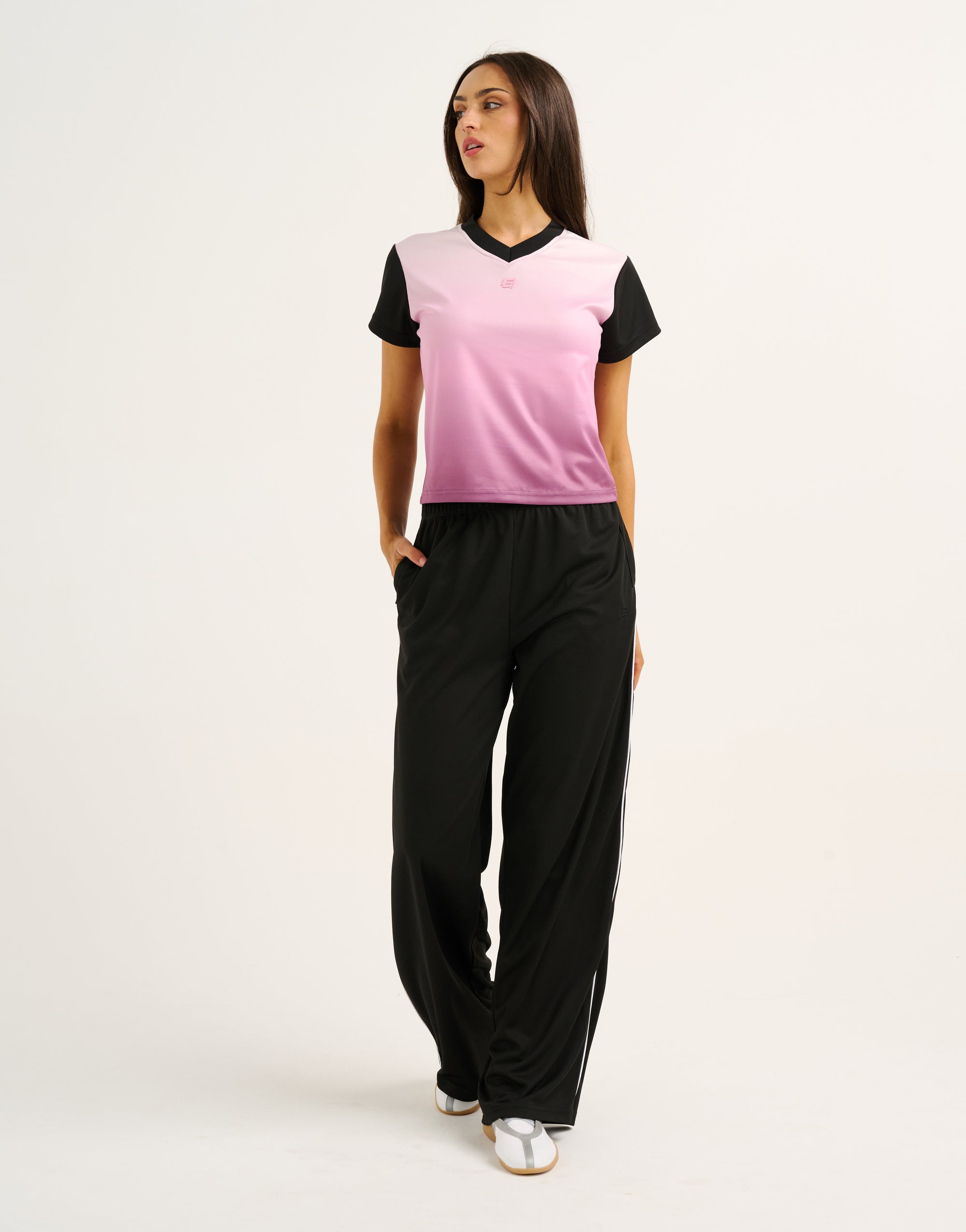 Club V Neck Crop Tee - Lilac