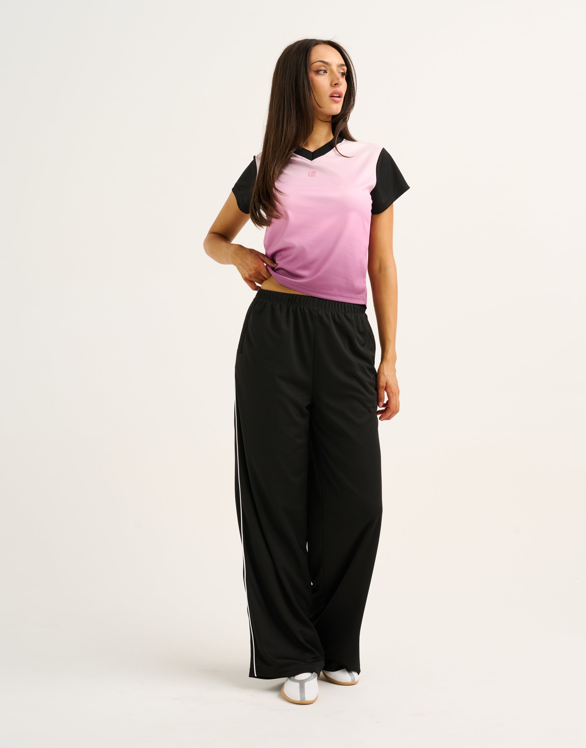 Club V Neck Crop Tee - Lilac
