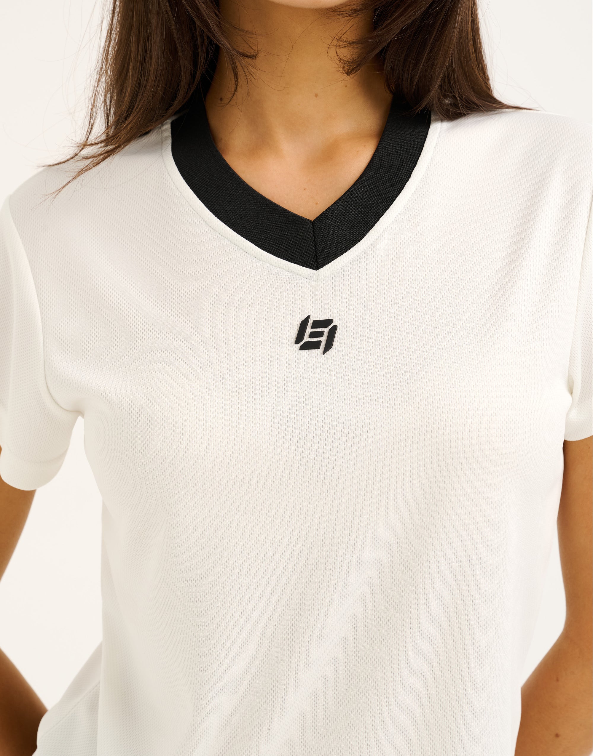 Club V Neck Crop Tee - White