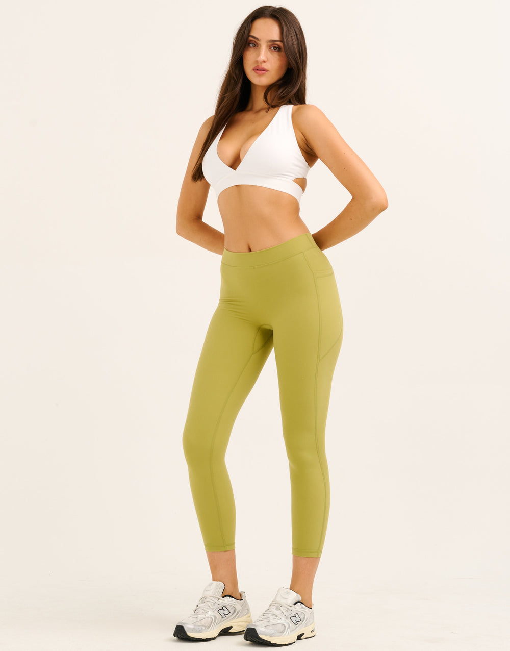 Ascend Pocket Mid-Waist Leggings 23