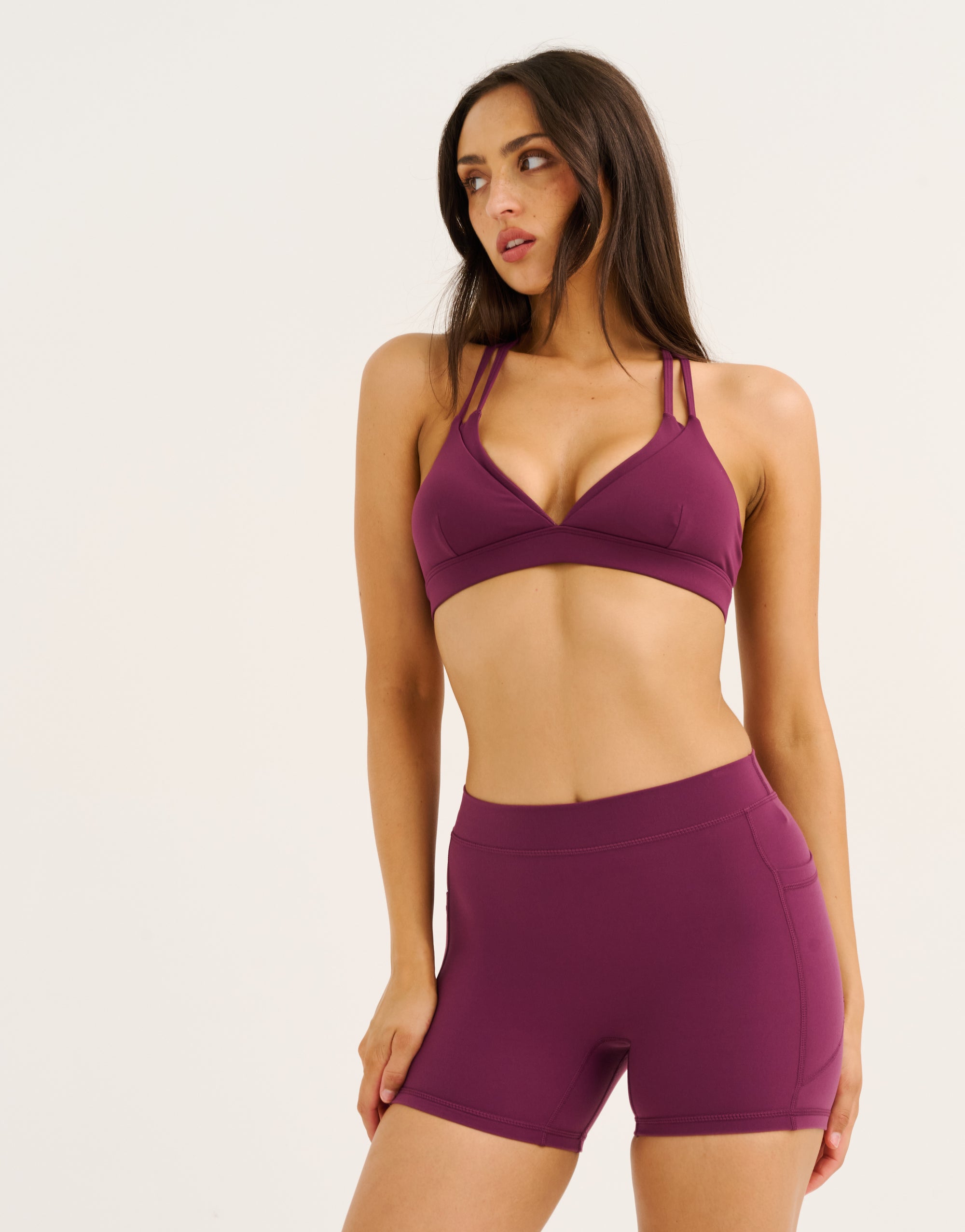 Ascend Pocket Mid-Waist Shorts 4" - Blackberry