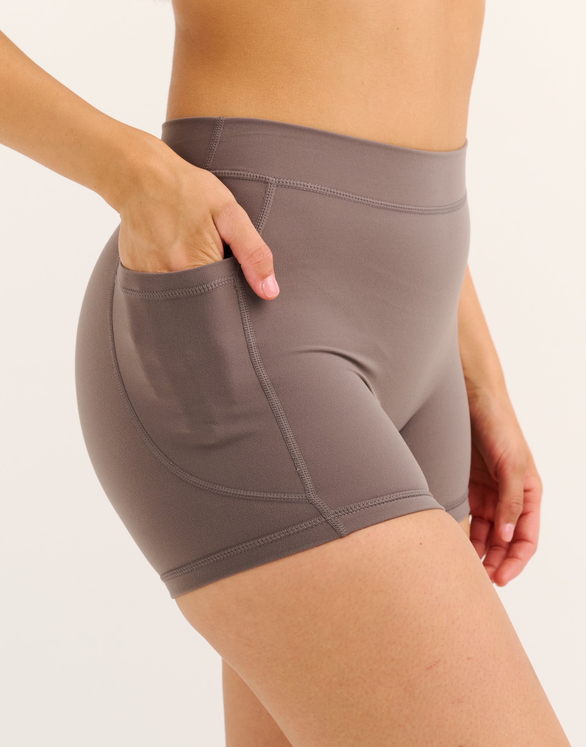 Ascend Pocket Mid-Waist Shorts 4" - Slate Grey