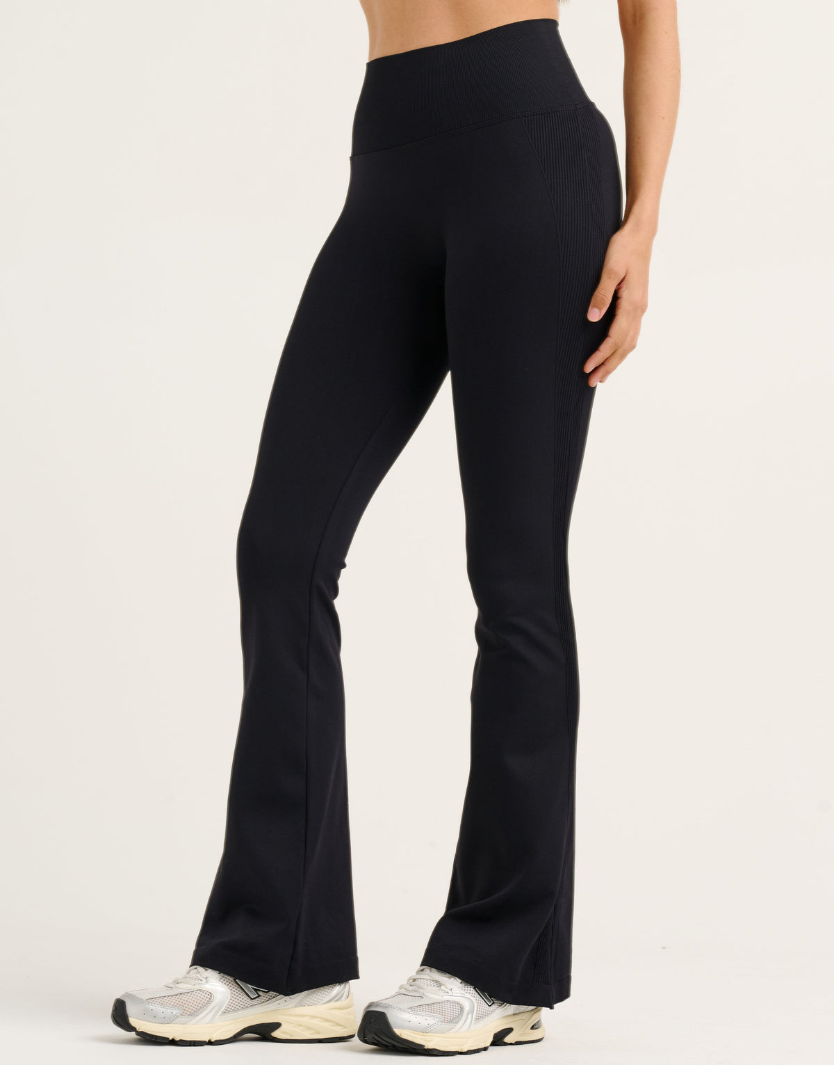 Arise Essential Flare Leggings - Stealth Black