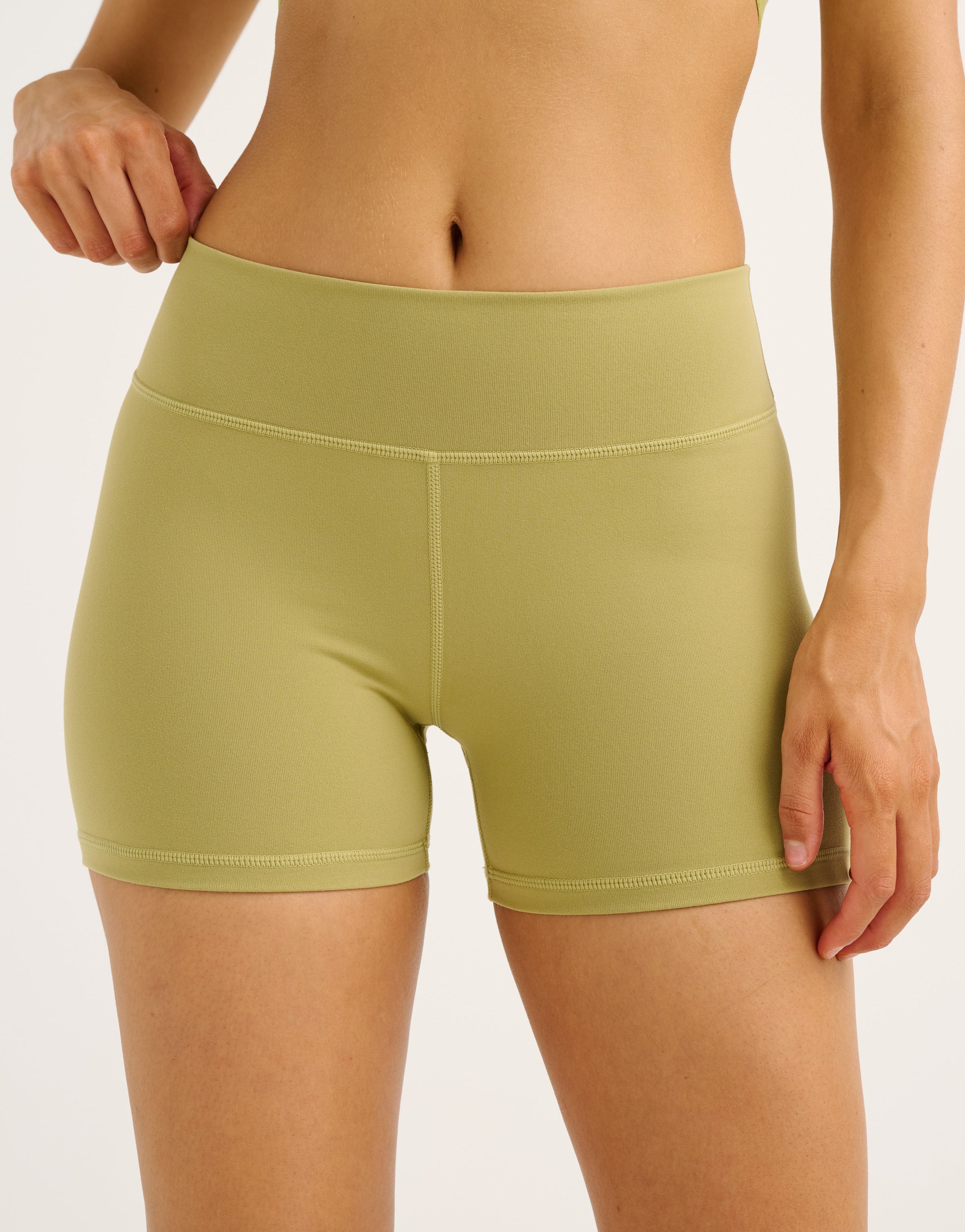 Echt Force Scrunch Mid-Waist Shorts - Olive